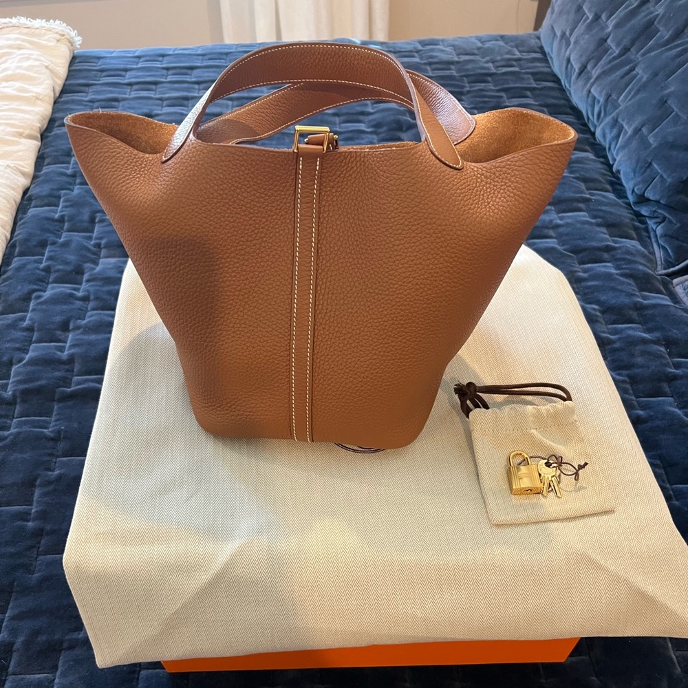 Hermes Picotin 22 Gold Lock in Gold .